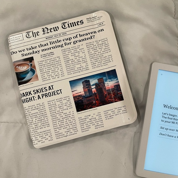 Kobo Libra 2 e-Reader (like brand new w/no tags, box, and charger) - Picture 6 of 11